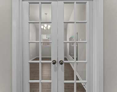 102 Camelia Street - Photo Thumbnail 17