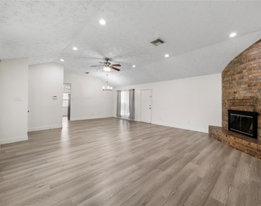 1815 Millbury Drive - Photo Thumbnail 7
