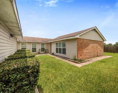 1815 Millbury Drive - Photo Thumbnail 5