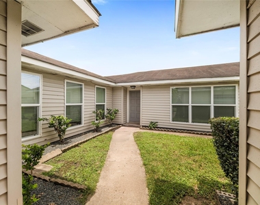 1815 Millbury Drive - Photo Thumbnail 3