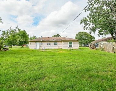 319 Rustic Drive - Photo Thumbnail 1
