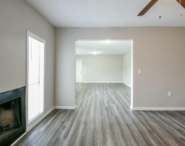 319 Rustic Drive - Photo Thumbnail 10