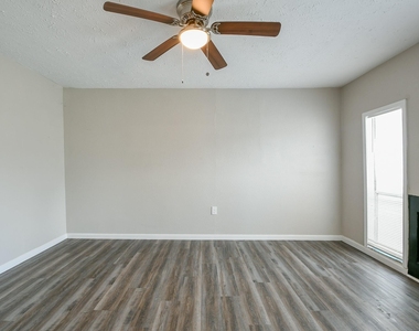 319 Rustic Drive - Photo Thumbnail 8