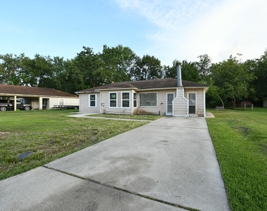 319 Rustic Drive - Photo Thumbnail 23