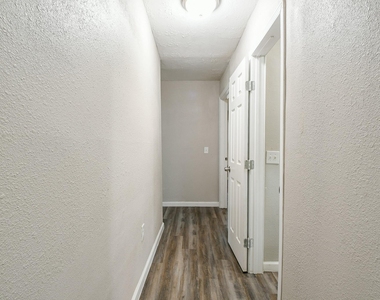 319 Rustic Drive - Photo Thumbnail 15