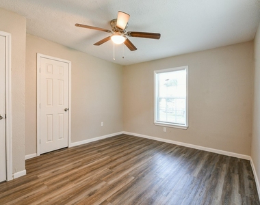 319 Rustic Drive - Photo Thumbnail 19