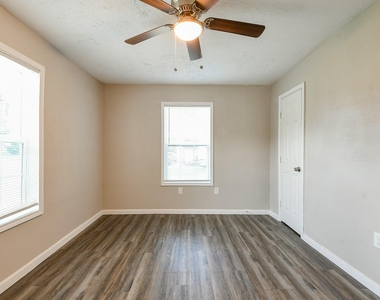 319 Rustic Drive - Photo Thumbnail 21