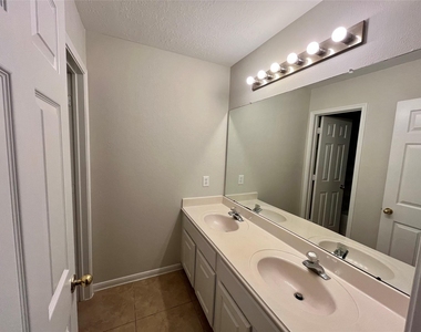 3847 Landon Park Drive - Photo Thumbnail 22