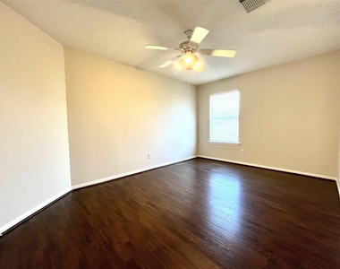 3847 Landon Park Drive - Photo Thumbnail 16