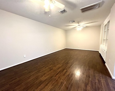 3847 Landon Park Drive - Photo Thumbnail 12