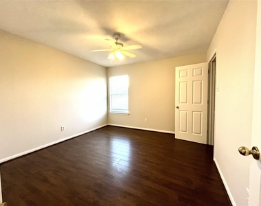 3847 Landon Park Drive - Photo Thumbnail 15