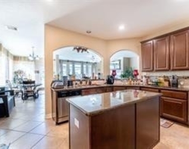 4026 Tuscan Shores Dr - Photo Thumbnail 12