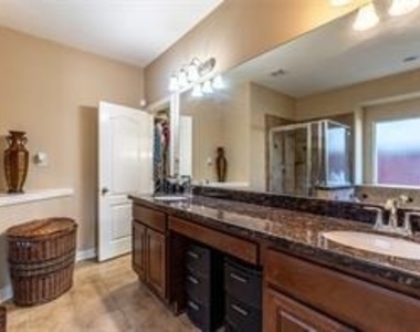 4026 Tuscan Shores Dr - Photo Thumbnail 14