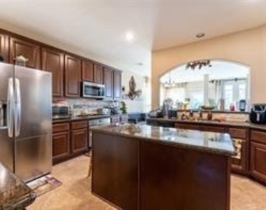 4026 Tuscan Shores Dr - Photo Thumbnail 9