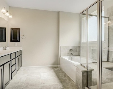 2704 Veranda Falls - Photo Thumbnail 12