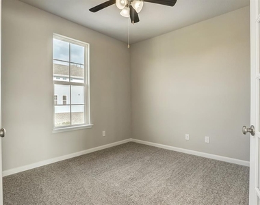 2704 Veranda Falls - Photo Thumbnail 6