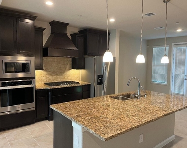 2704 Veranda Falls - Photo Thumbnail 3