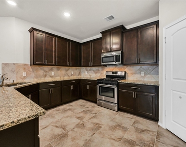 23723 Giardini Drive - Photo Thumbnail 11