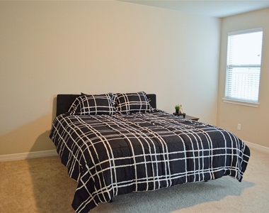 13146 Rowan Green Drive - Photo Thumbnail 6