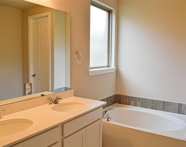 13146 Rowan Green Drive - Photo Thumbnail 7