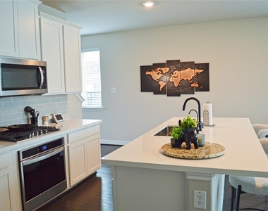 13146 Rowan Green Drive - Photo Thumbnail 5