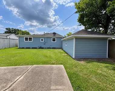 7619 Joplin Street - Photo Thumbnail 2