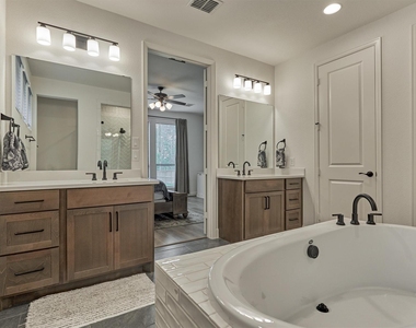 301 Water Tupelo Drive - Photo Thumbnail 17