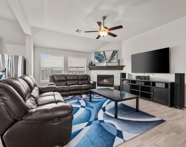 10806 Chrysalis Court - Photo Thumbnail 11