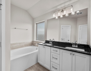 10806 Chrysalis Court - Photo Thumbnail 23