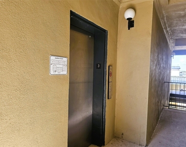 921 Marine Drive - Photo Thumbnail 1