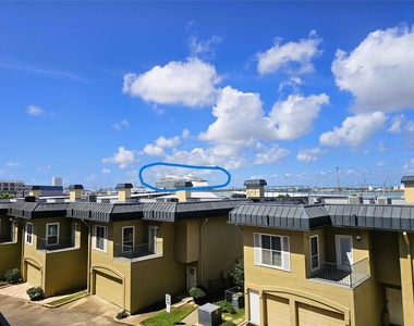 921 Marine Drive - Photo Thumbnail 21