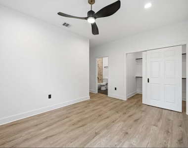 316 Clearwater Street - Photo Thumbnail 7