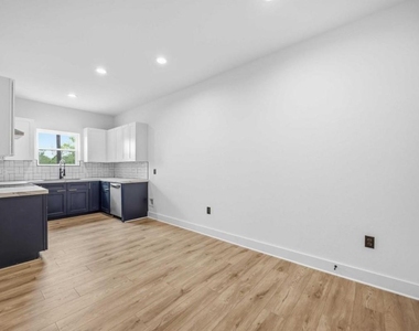 316 Clearwater Street - Photo Thumbnail 18