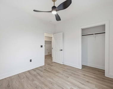 316 Clearwater Street - Photo Thumbnail 12