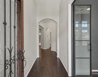 236 Clementine Court - Photo Thumbnail 3