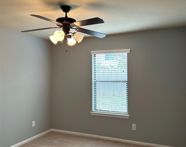 2610 Lexington Park Drive - Photo Thumbnail 5