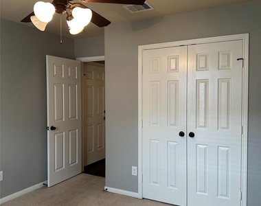2610 Lexington Park Drive - Photo Thumbnail 6