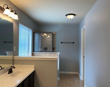 2610 Lexington Park Drive - Photo Thumbnail 14