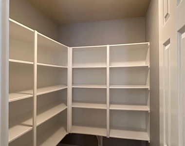 2610 Lexington Park Drive - Photo Thumbnail 16