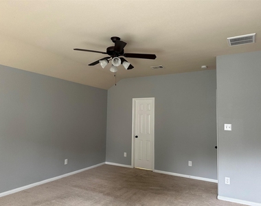 2610 Lexington Park Drive - Photo Thumbnail 15