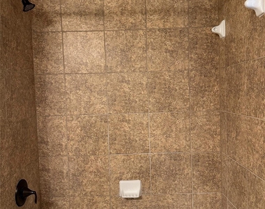 2610 Lexington Park Drive - Photo Thumbnail 7
