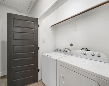 8122 Double Avenue - Photo Thumbnail 9