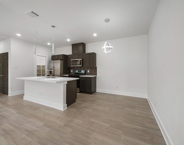 8122 Double Avenue - Photo Thumbnail 4