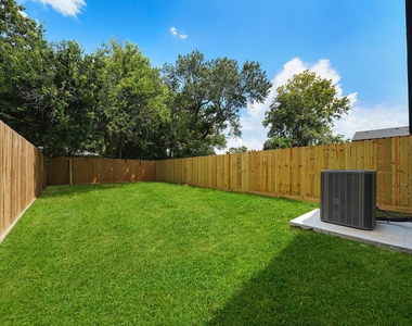 8122 Double Avenue - Photo Thumbnail 16