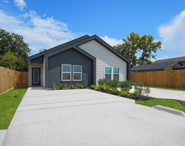 8122 Double Avenue - Photo Thumbnail 1