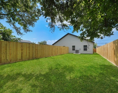 8122 Double Avenue - Photo Thumbnail 17