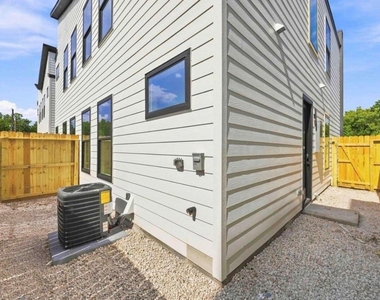 9106 Coffee Street - Photo Thumbnail 20