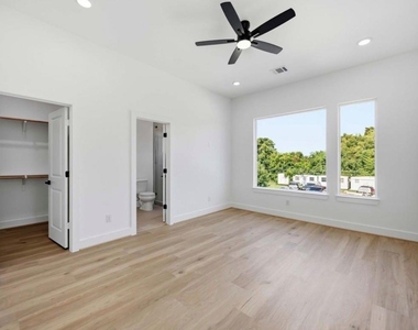 9106 Coffee Street - Photo Thumbnail 14