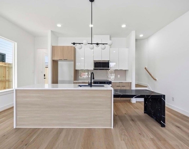 9106 Coffee Street - Photo Thumbnail 5