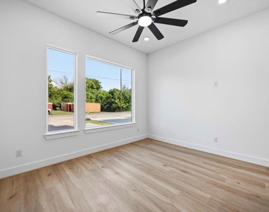 9106 Coffee Street - Photo Thumbnail 2